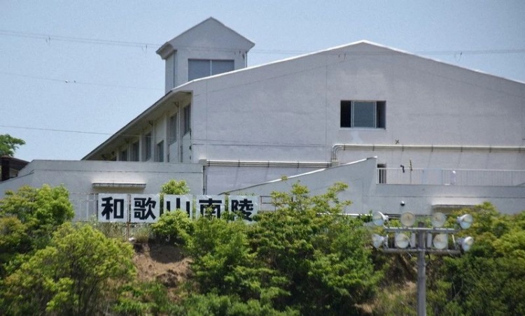 只有6个人的日本高中，打进全国大赛却没钱去