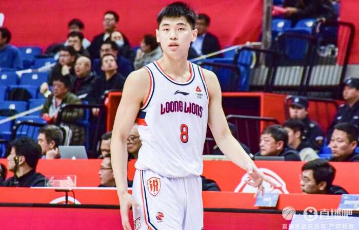 崔永熙：每个人的目标都是得分 但能在NBA的舞台上做好防守很特别